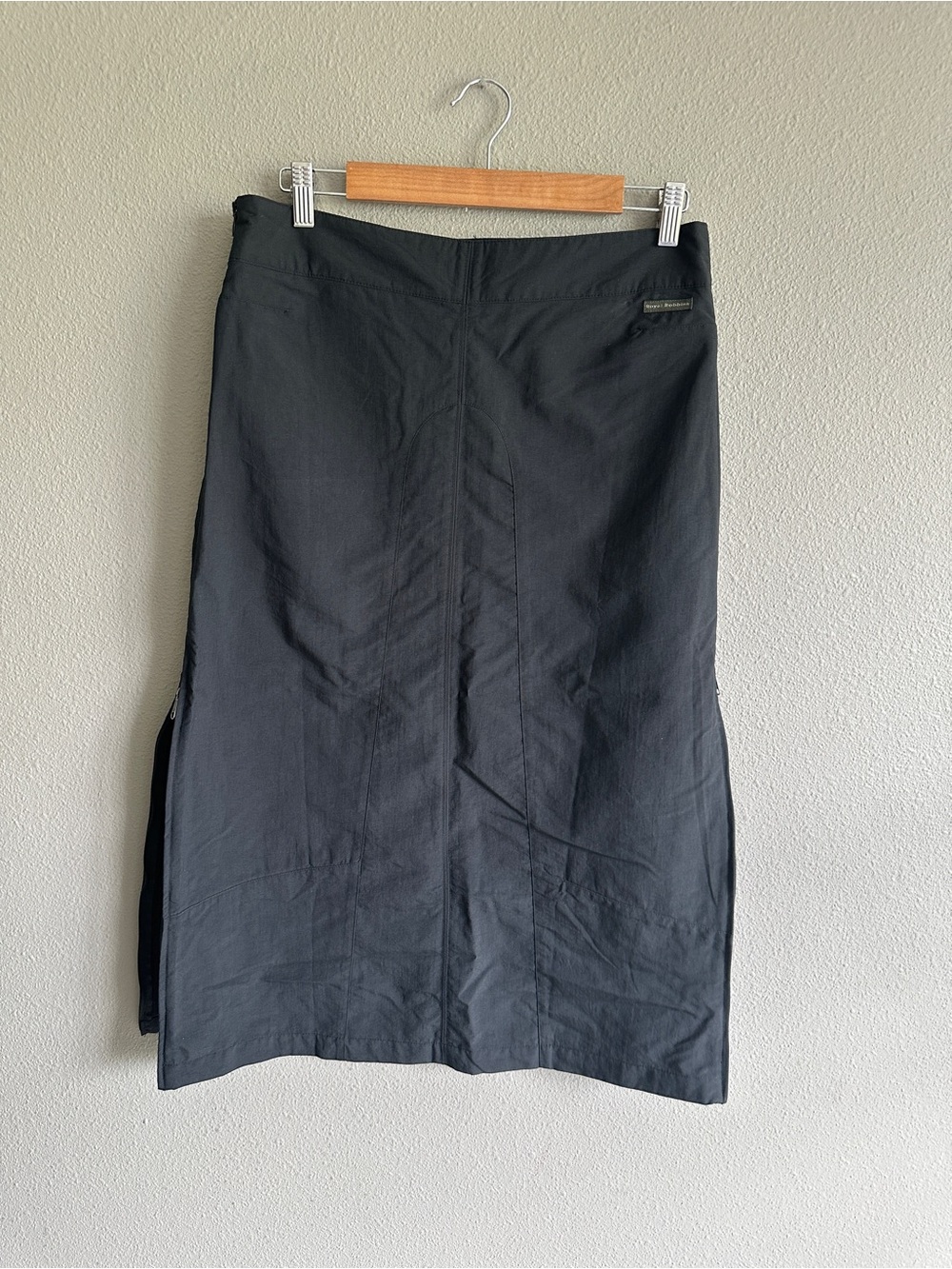 Royal Robbins Black Nylon Outdoor Midi Skirt 8 - Picture 1 of 12